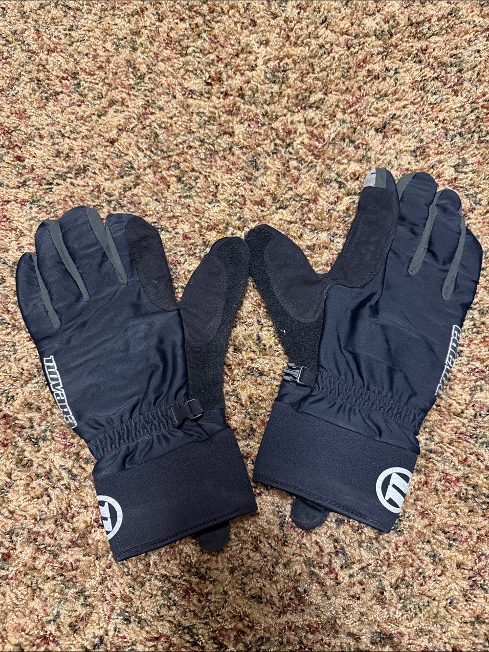 Novara Black and Gray Insulated Winter Gloves